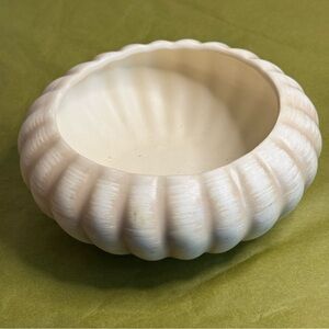 Haeger Cream Scalloped Decorative Bowl